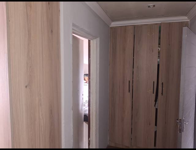 2 BEDROOM FREEHOLD FOR SALE IN VOSLOORUS SOUTH